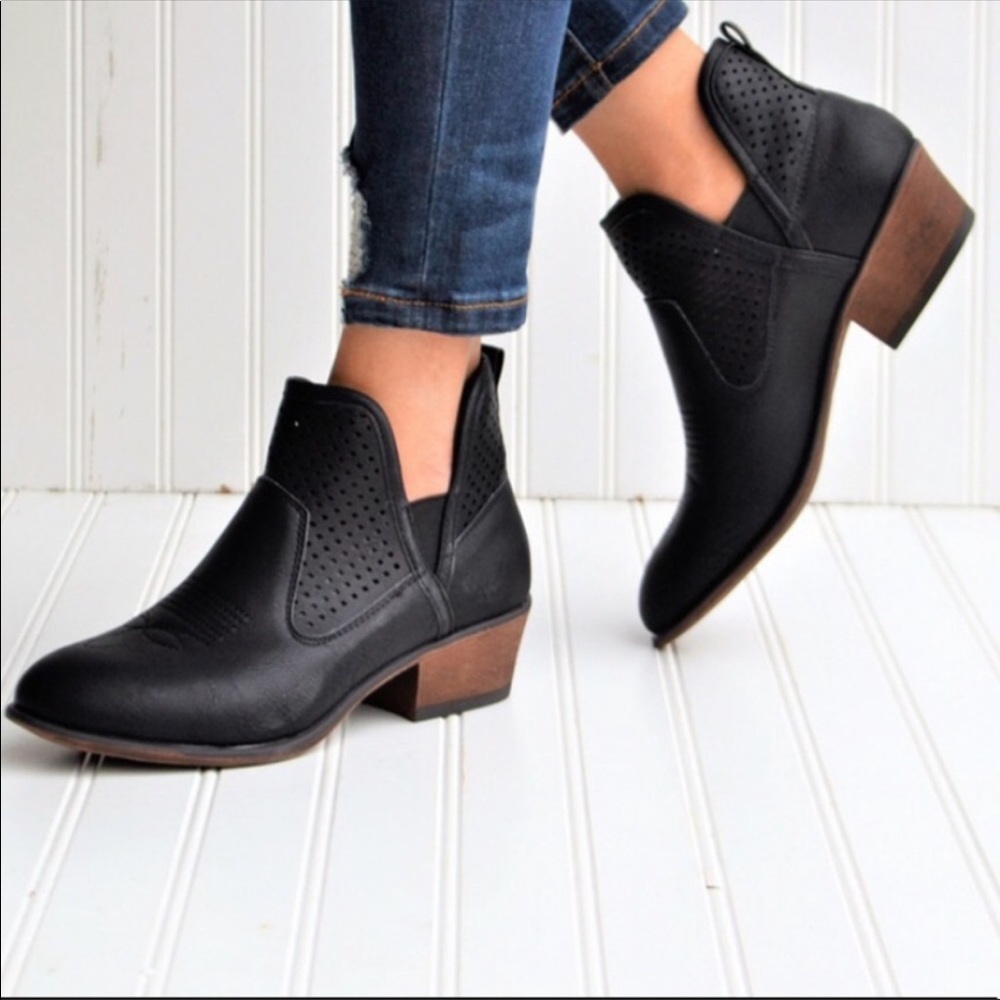 New Black Vegan Leather Ankle Boot - Picture 4 of 4